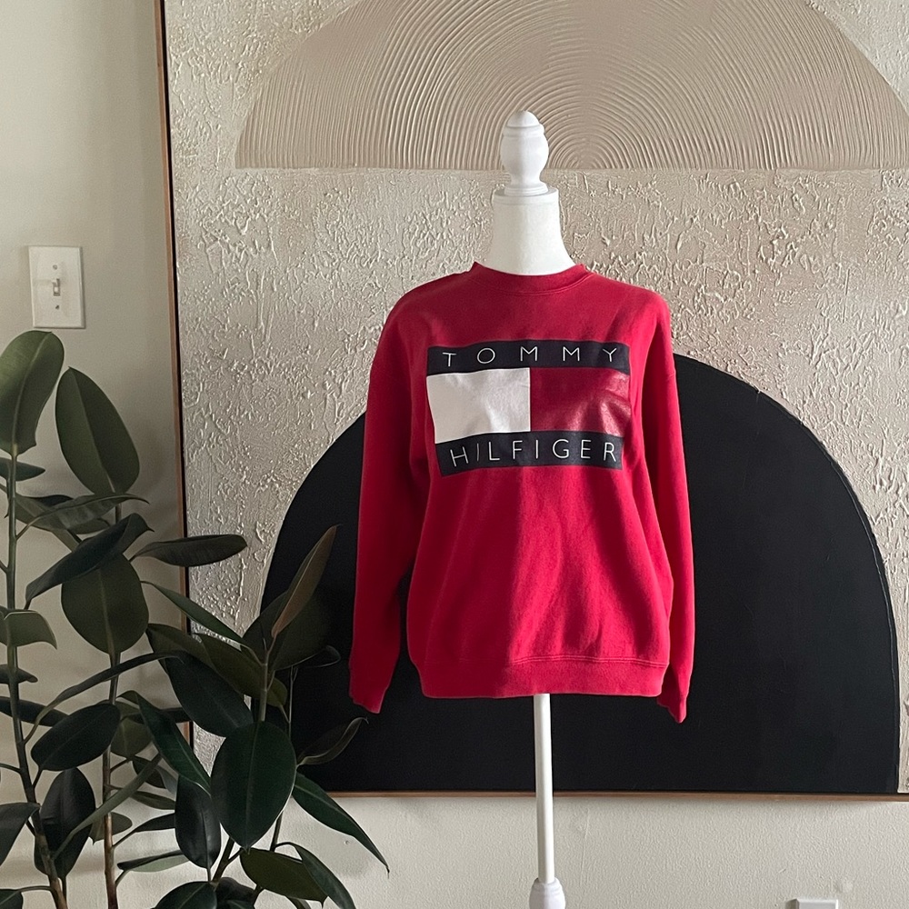 Tommy Hilfiger mid-weight vintage sweatshirt